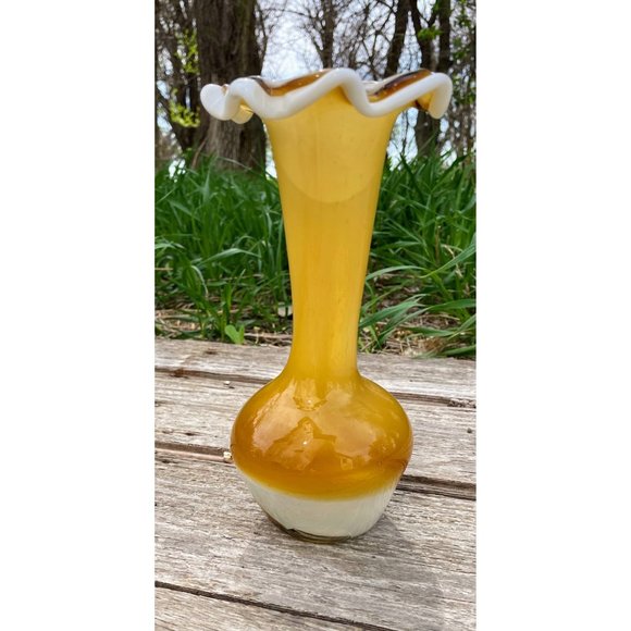Vintage Art Glass Ruffle Vase Butterscotch Carmel White Swirl - Picture 12 of 16